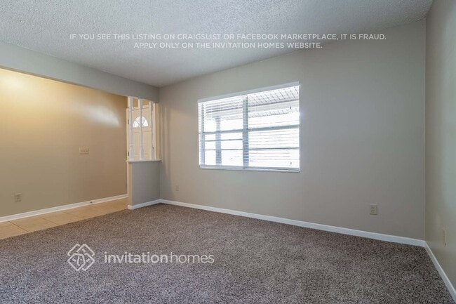 Photo - 409 S Hawthorn Cir