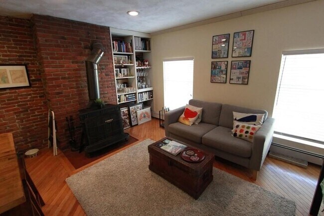 Photo - 34-36-36 Bigelow St Unit 3
