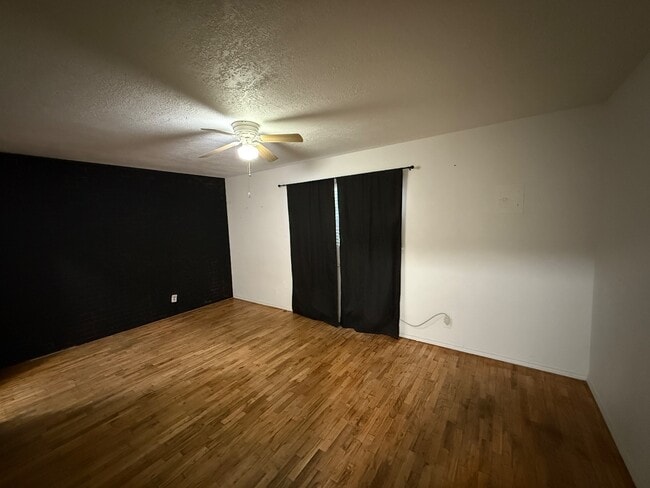 Photo - 2805 N Brand Dr