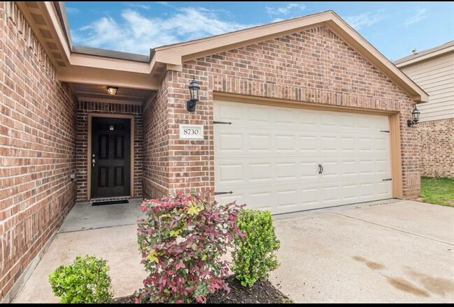 Building Photo - 8730 Leclaire Meadow Dr Rental