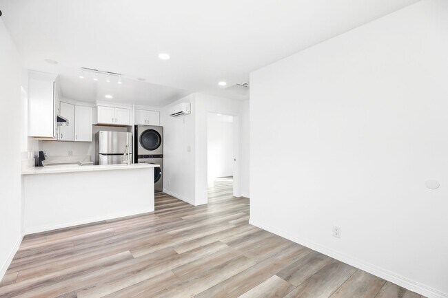 4766 Palo Verde Ave