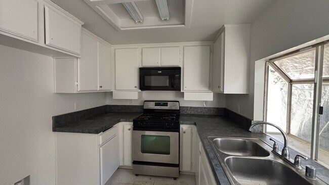 Photo - Amazing Home Near Domenigoni!