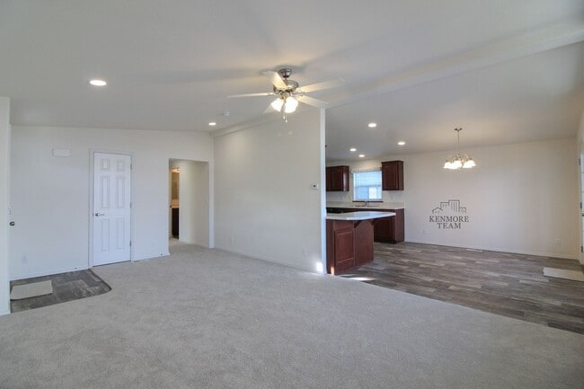 1214 N Morain Loop