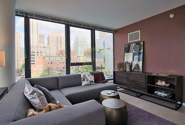 Photo - 135 W Superior St Unit 1008