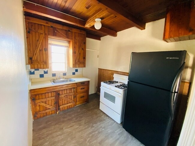 Photo - FOR RENT