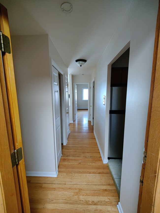 Hallway - 1283 E Washington St Unit H
