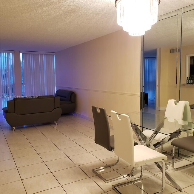 Photo - 801 Three Islands Boulevard Unidad 219 Rental