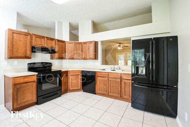 Photo - 6363 Brack St