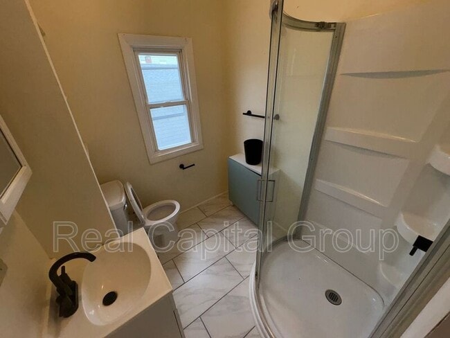 Photo - 137 Main St Unit Apt 3