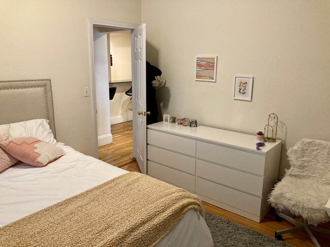 Photo - 56 Egmont St Unit 3