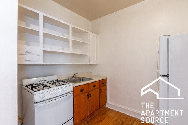 Building Photo - 4851 N Damen Ave Unit 305