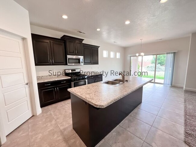 Photo - 4 bed, 2.5 bath home w/2 car garage