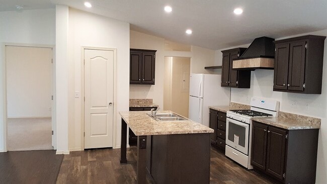 Photo - 1290 San Miguel St