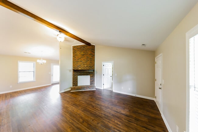 Photo - 100 Sydney St