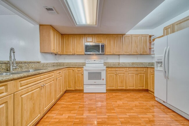 Photo - 840 SW 105th Ave Unit 318