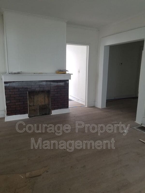 Photo - 514 W 1st St Unit Apt A