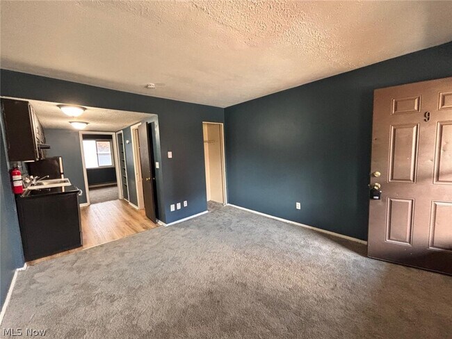 Building Photo - 519 Crosby St Unit 9