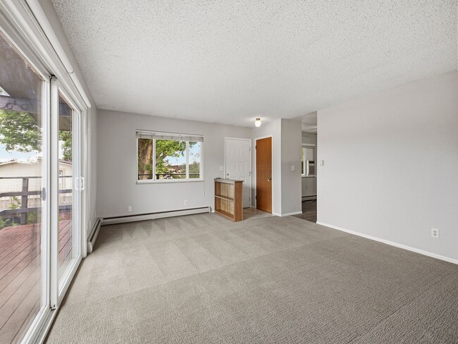 Photo - 1428 W 25th St