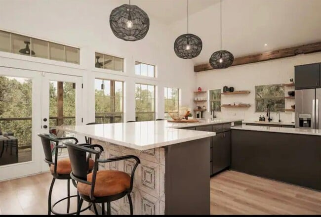 Photo - 506 Beauchamp Rd