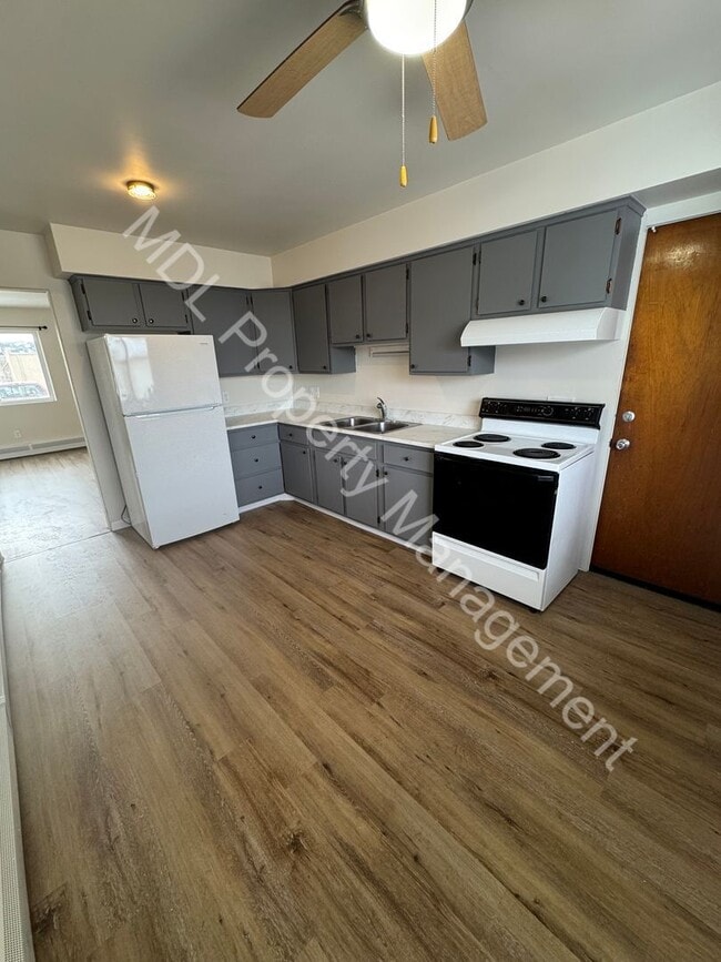 Building Photo - George Street Apartments Unit 2