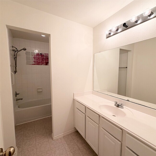 Photo - 15627 Haleys Landing Ln