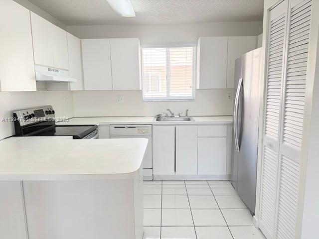 Photo - 3260 W 70th St Unidad 202