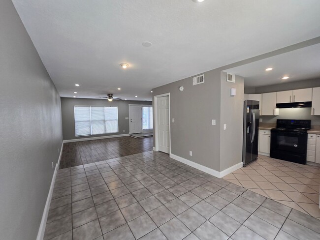 Building Photo - Arlington Townhome - 3 Bedroom 2.5 Bath