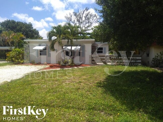 Photo - 1917 SW 28th Way House