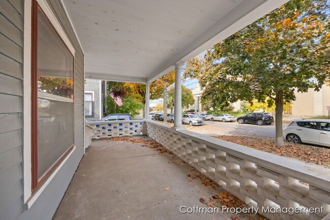 Photo - 318 Washington St SE Unit 03