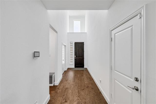 Photo - 1921 Bristol St