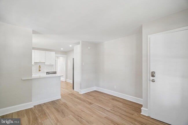 102 E Park Ave