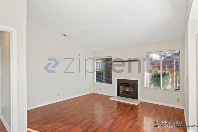 Photo - 1618 Seacreek Way