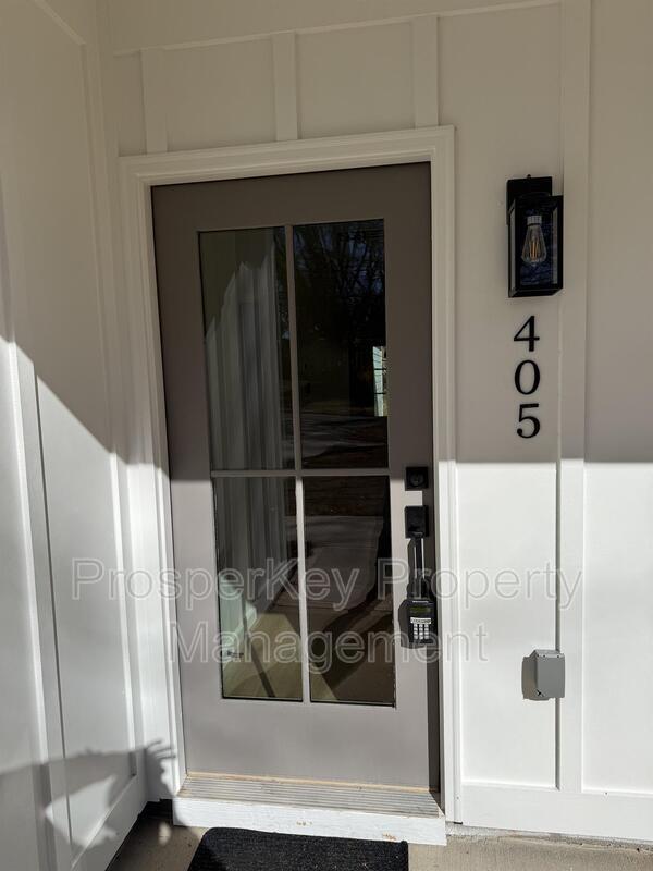 Photo - 405 E Chappell St