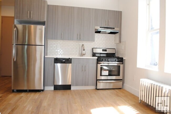 Building Photo - 19 STREET / South Slope / Spacious Sun-Fil... Unit 3L Rental