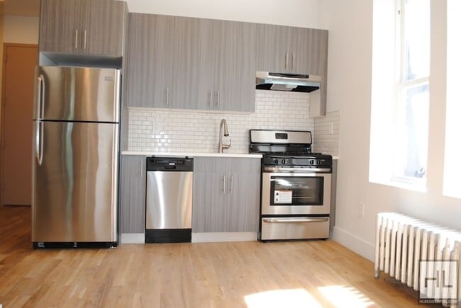 19 STREET / South Slope / Spacious Sun-Fil... - 19 STREET / South Slope / Spacious Sun-Fil... Apartment Unit 3L