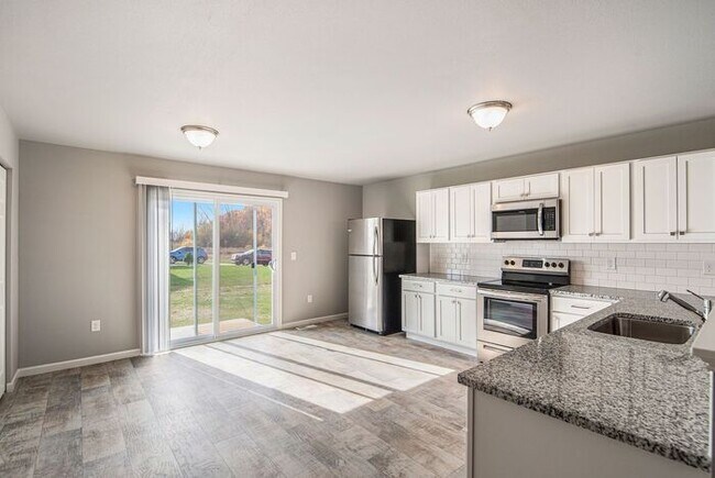 Photo - 5484 Eagle Glen Dr SW