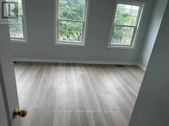 Photo - 5440 TENTH LINE W