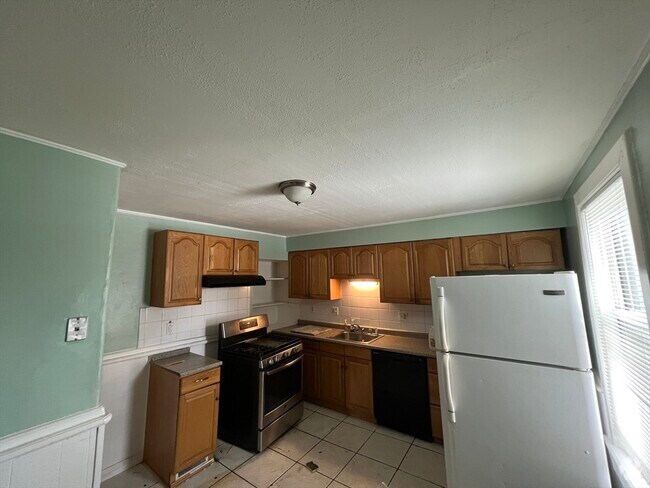 Building Photo - 40 Hurd St Unit 1 Rental