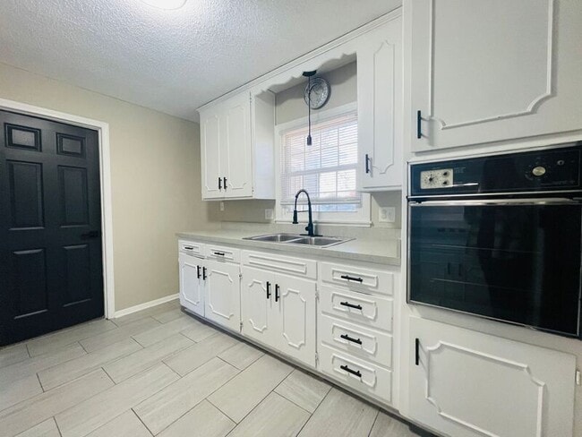 Photo - 7318 Newton Dr