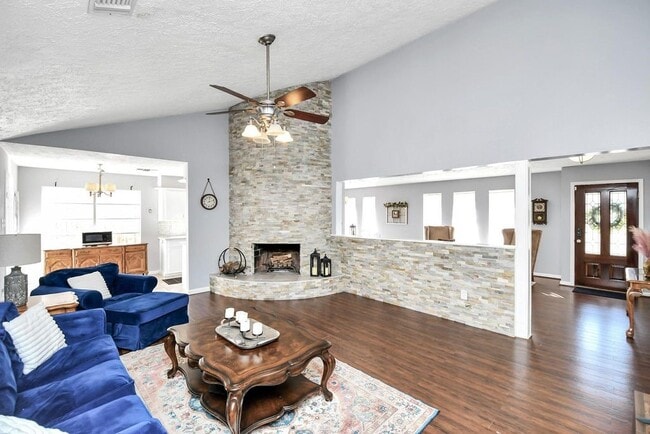 Photo - 1971 Round Spring Dr