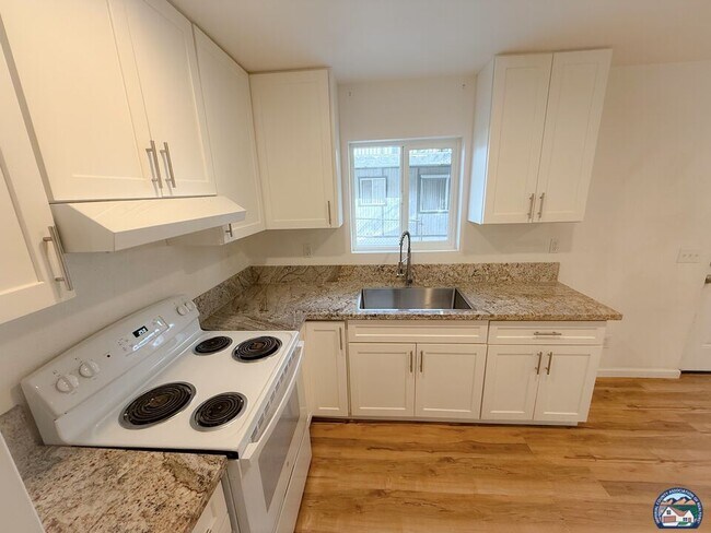 Photo - 912 Fourth St Unit 2