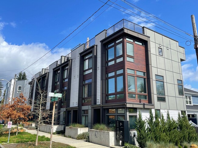 Photo - 4 Star Green Built 2-Bedroom, 2-Bath Townhome