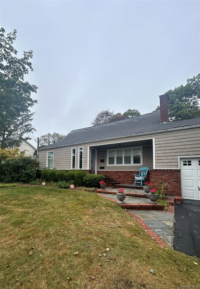 Building Photo - 90 Reade Ave Rental