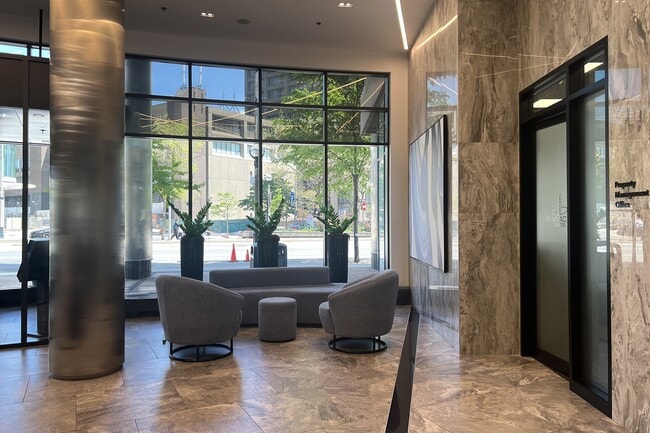 Photo - 12 Yonge St