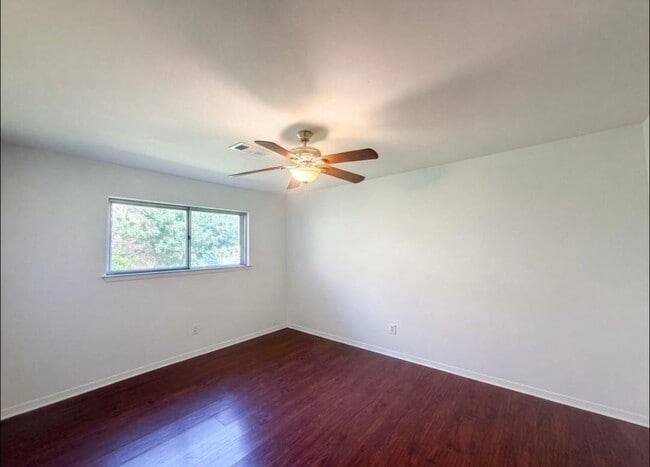 Photo - 9533 Skyline Dr