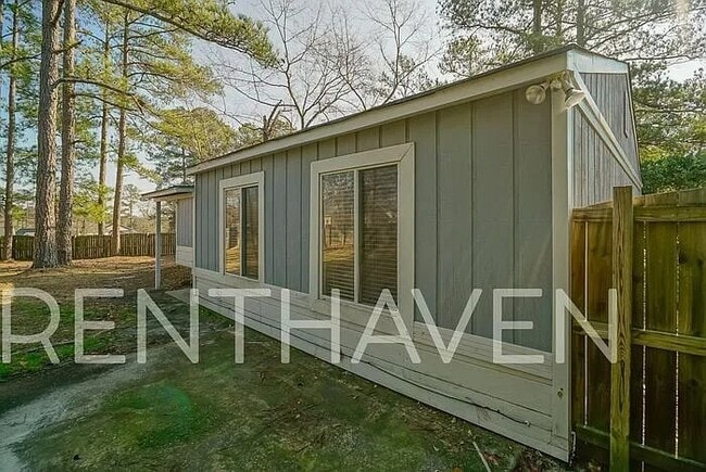 Photo - 421 Rockingham Rd