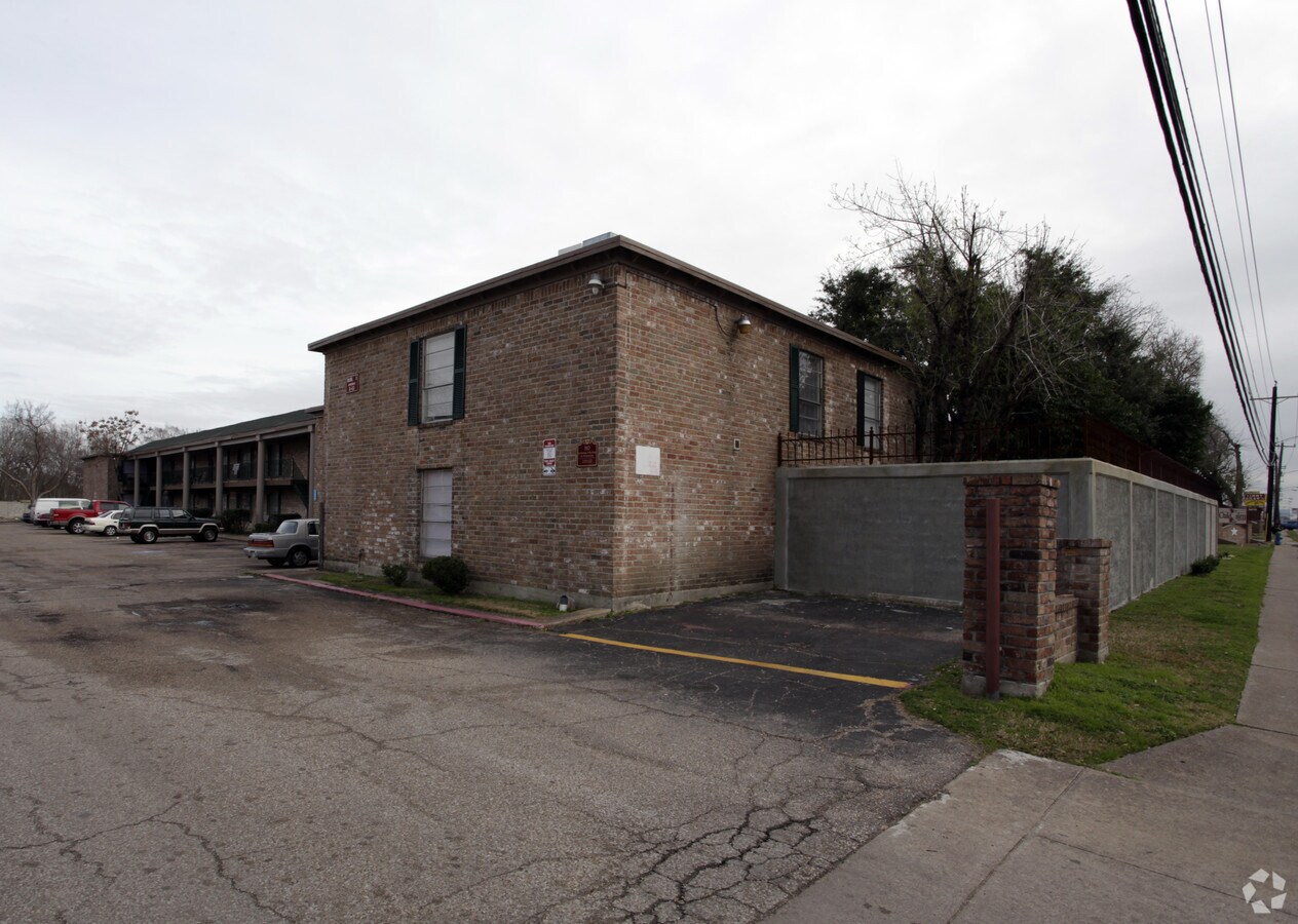 Photo - Oak Glen Apartments