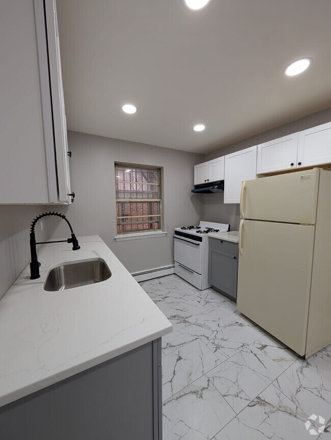 Building Photo - 54 W Stratford Pl Unit 5 Rental