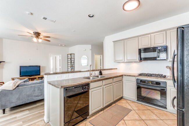 Photo - 8421 Green Ash Dr