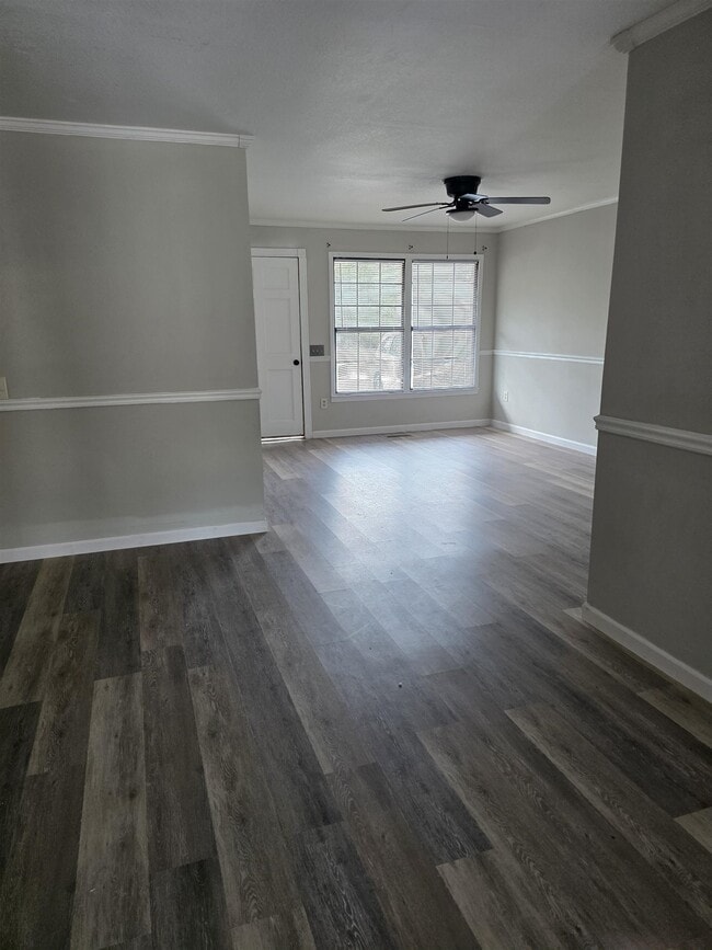 Photo - 331 Robin Ave